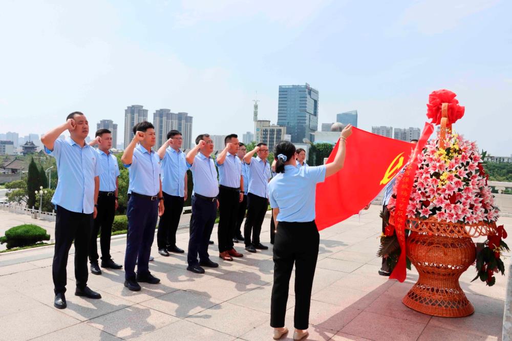 七一參觀蘇北大戰(zhàn)紀念館照片 (6) 七一參觀蘇北大戰(zhàn)紀念館照片 (6)